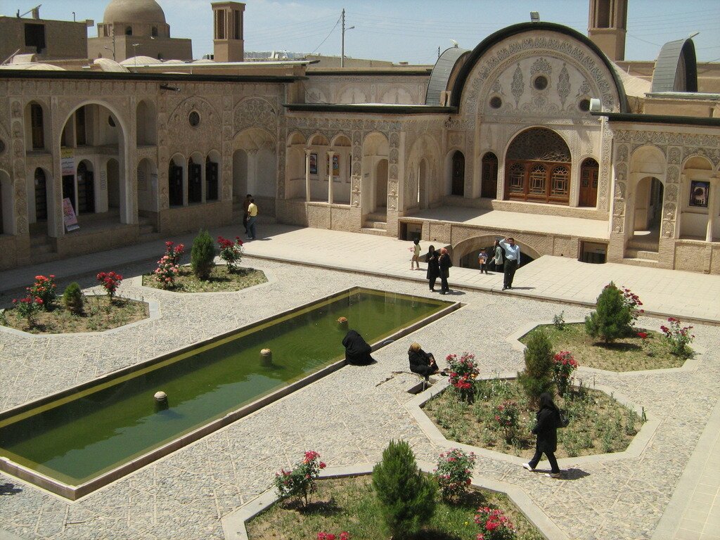 Иранский дворец