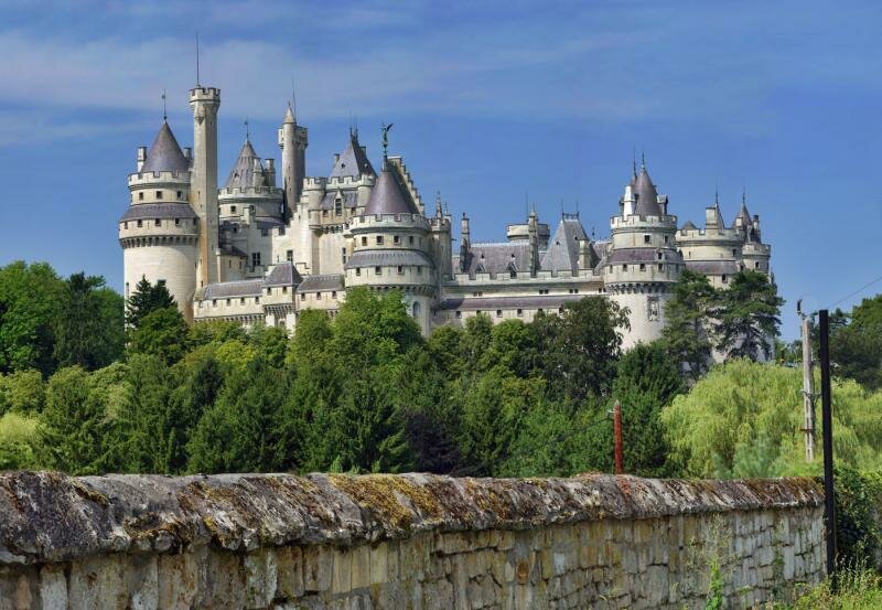 Романтичный замок во Франции